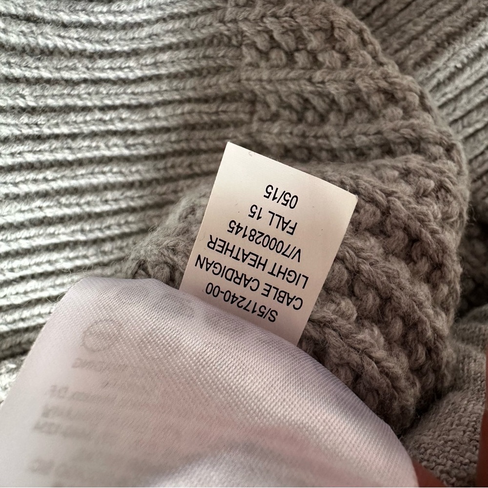 Gray Cable Knit Wool Cotton Blend Cardigan Sweater Size Small Oversized - Picture 10 of 10